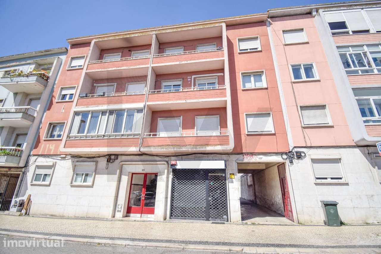 Prédio para investimento na Av. de Roma | 3 andares com garagens box | - Grande imagem: 4/13