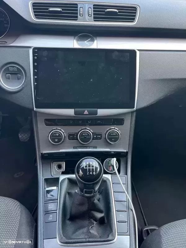 VW Passat 1.6 TDI BlueMotion - 11