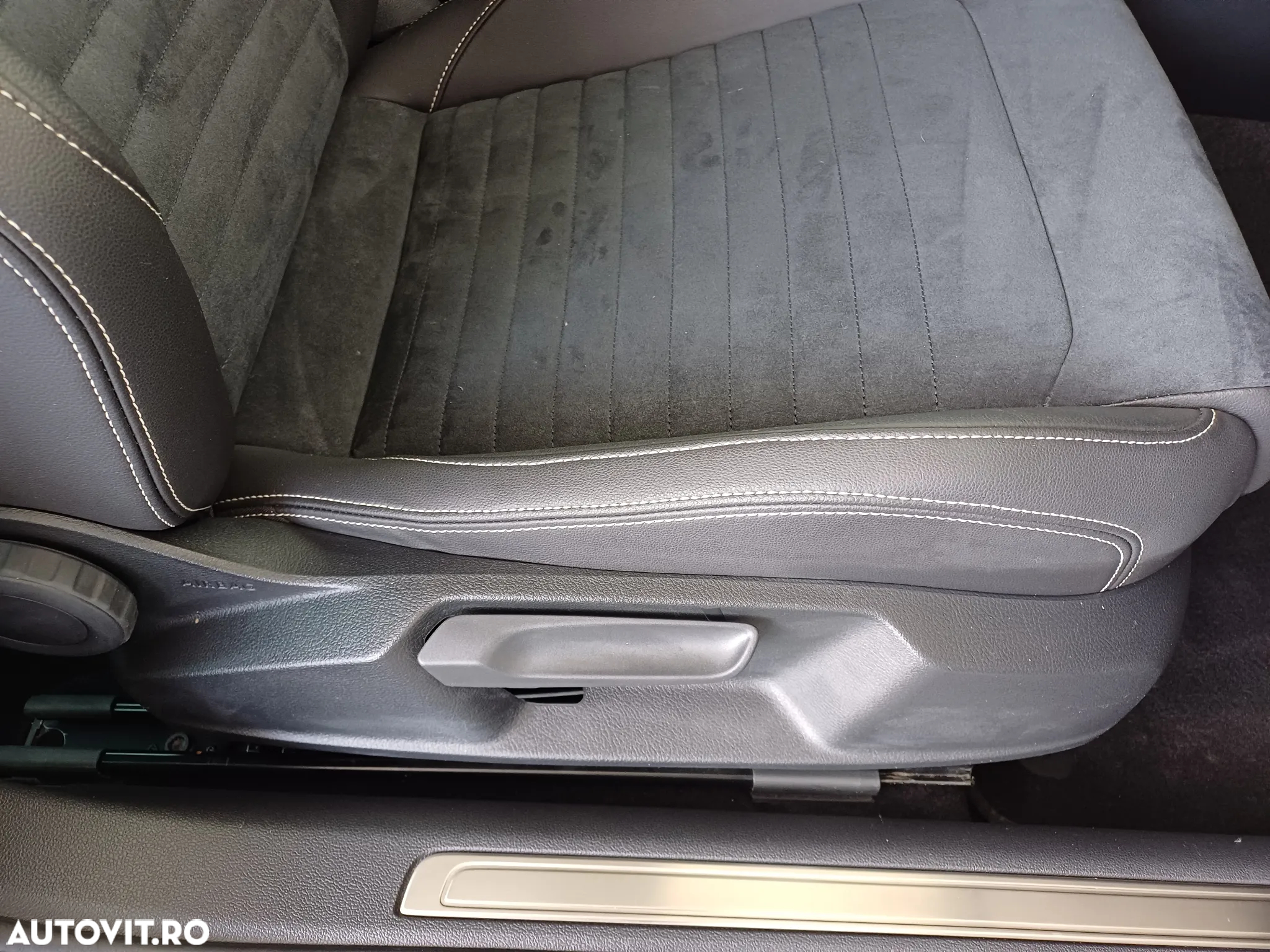 Volkswagen Passat 1.5 TSI DSG PHEV Business - 33