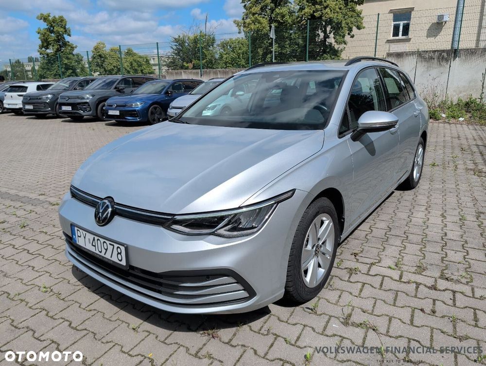 Volkswagen Golf 1.5 eTSI Life DSG - 1