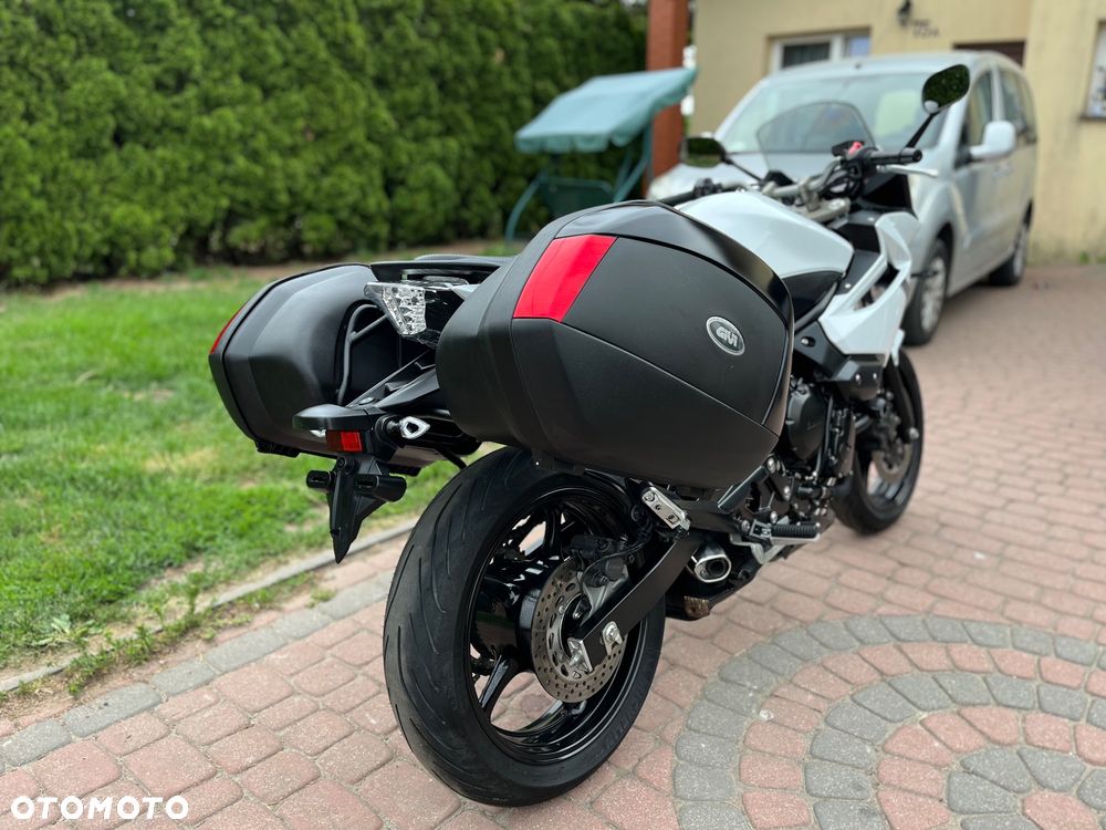 Yamaha XJ - 6