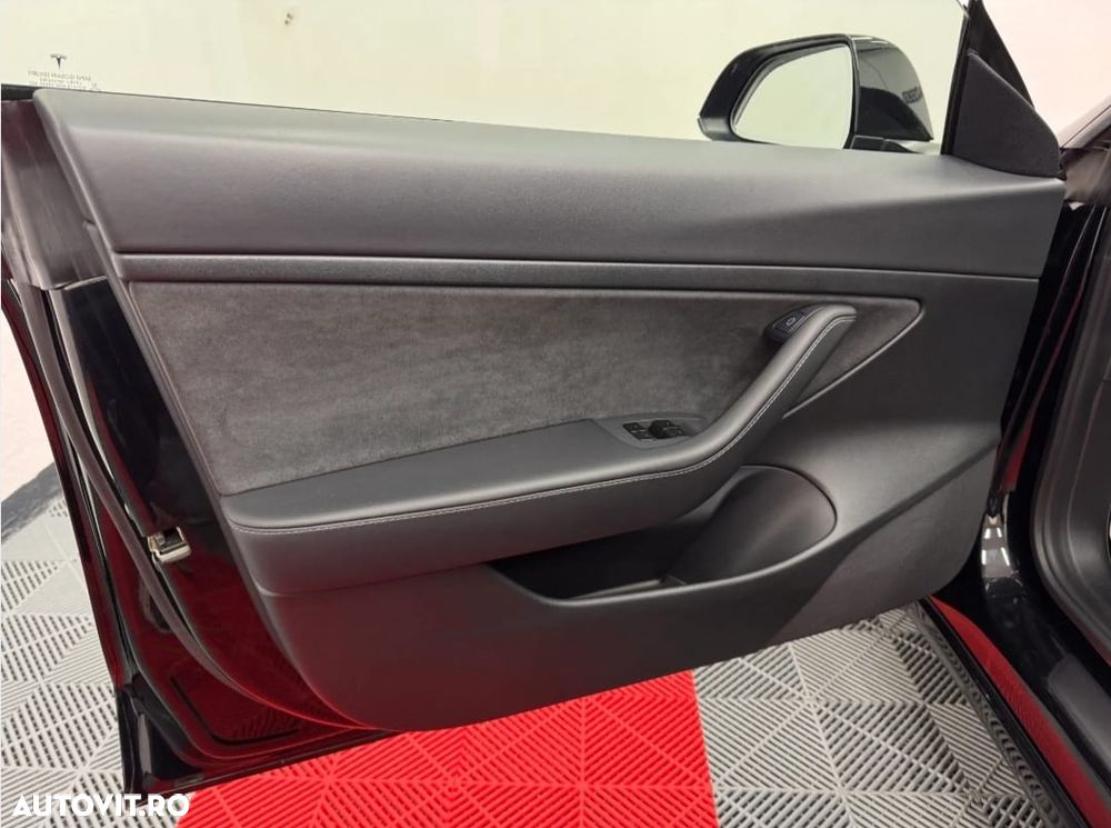 Tesla Model 3 Standard Reichweite Plus Hinterradantrieb - 24