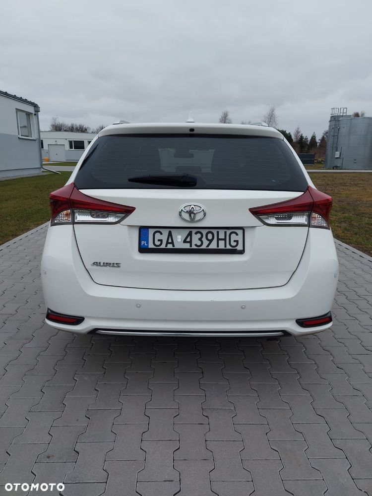 Toyota Auris 1.6 D-4D Premium - 3