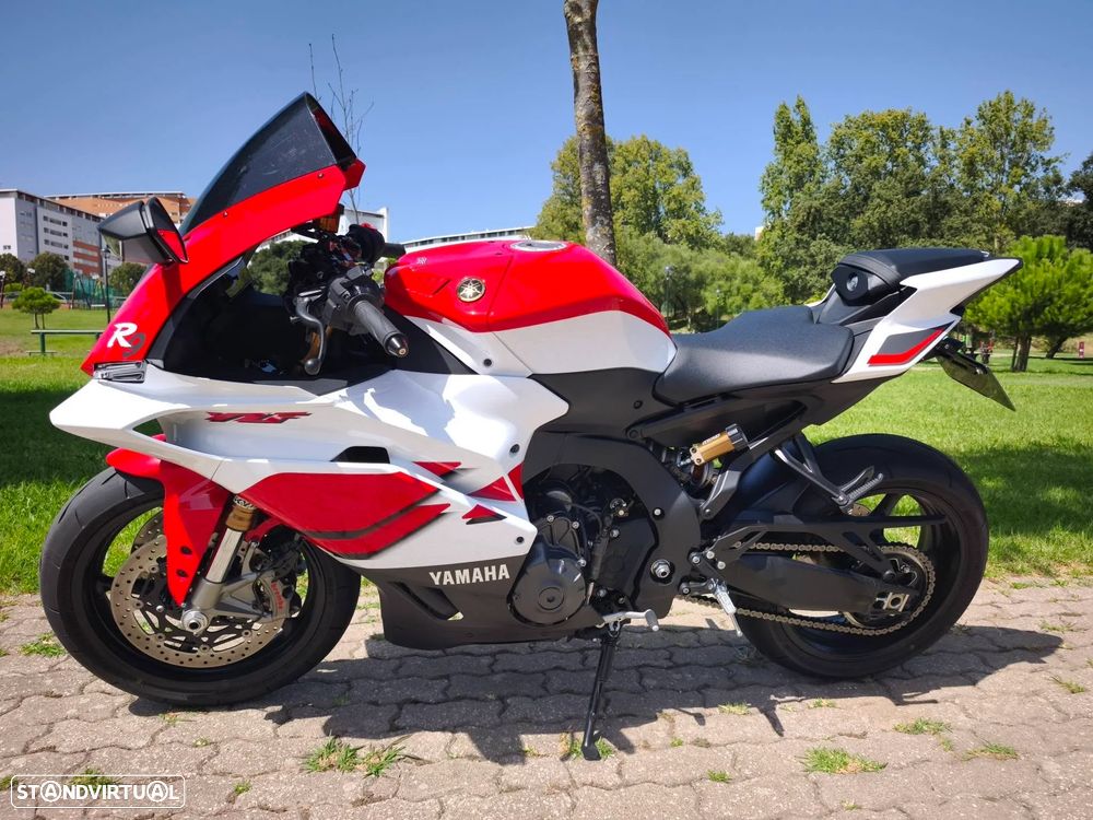 Yamaha R 9 Ediçao 70 anos - 10