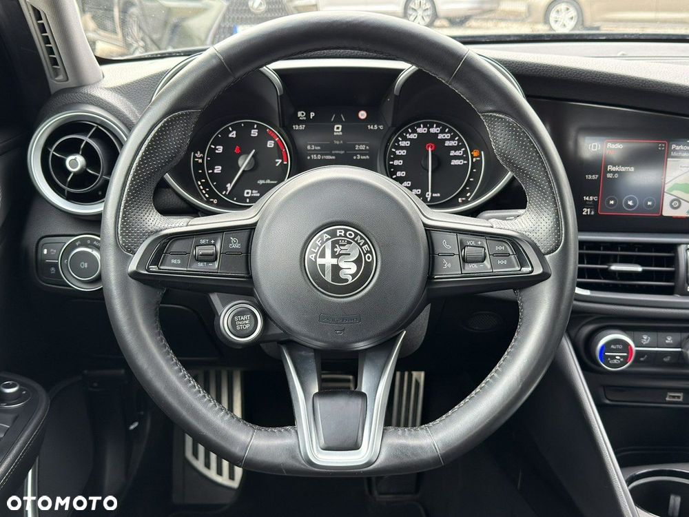 Alfa Romeo Giulia - 25