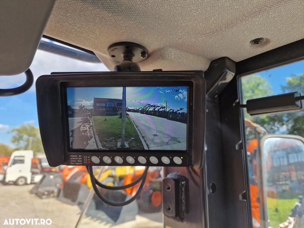 Hitachi ZW220, 2.140h, 8.833 km, CUPLA RAPIDA, CUPA 3,5mc, Masa operationala 20t, Anvelope Goodyear profil L5 90% ok, Gresare automata, VIRARE JOYSTICK, consum mediu 14,6l/h, an fabr 2020, camera spate, ridica la 4,2m,  CA NOU-PROMOTIE 119.900 EUR+Tva - 39