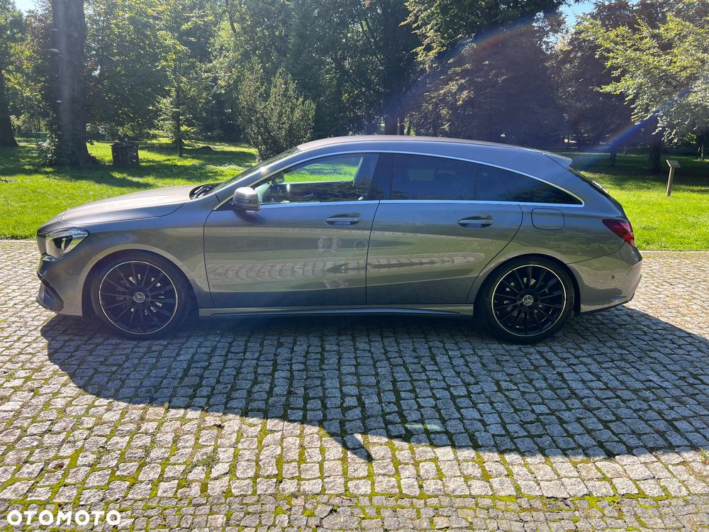 Mercedes-Benz CLA 180 7G-DCT AMG Line - 3
