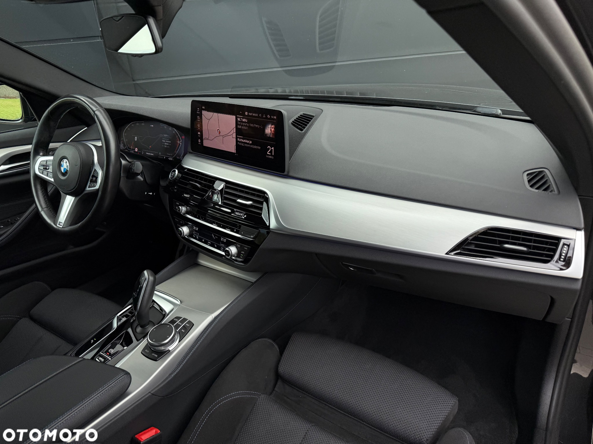 BMW Seria 5 520d xDrive Touring M Sport Edition - 7