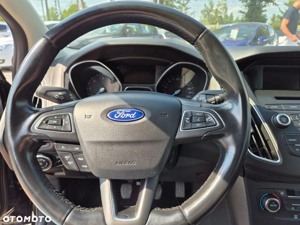 Ford Focus 1.6 TDCi DPF Titanium - 6