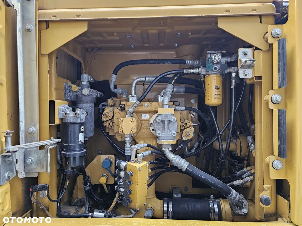 Caterpillar 320E L - 12