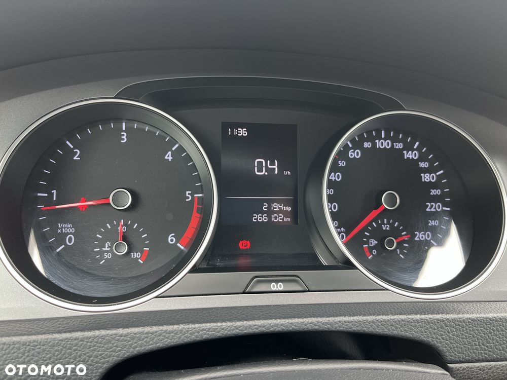 Volkswagen Golf - 6
