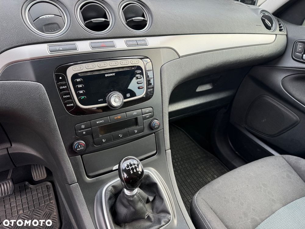 Ford Galaxy 1.6 T Trend - 14