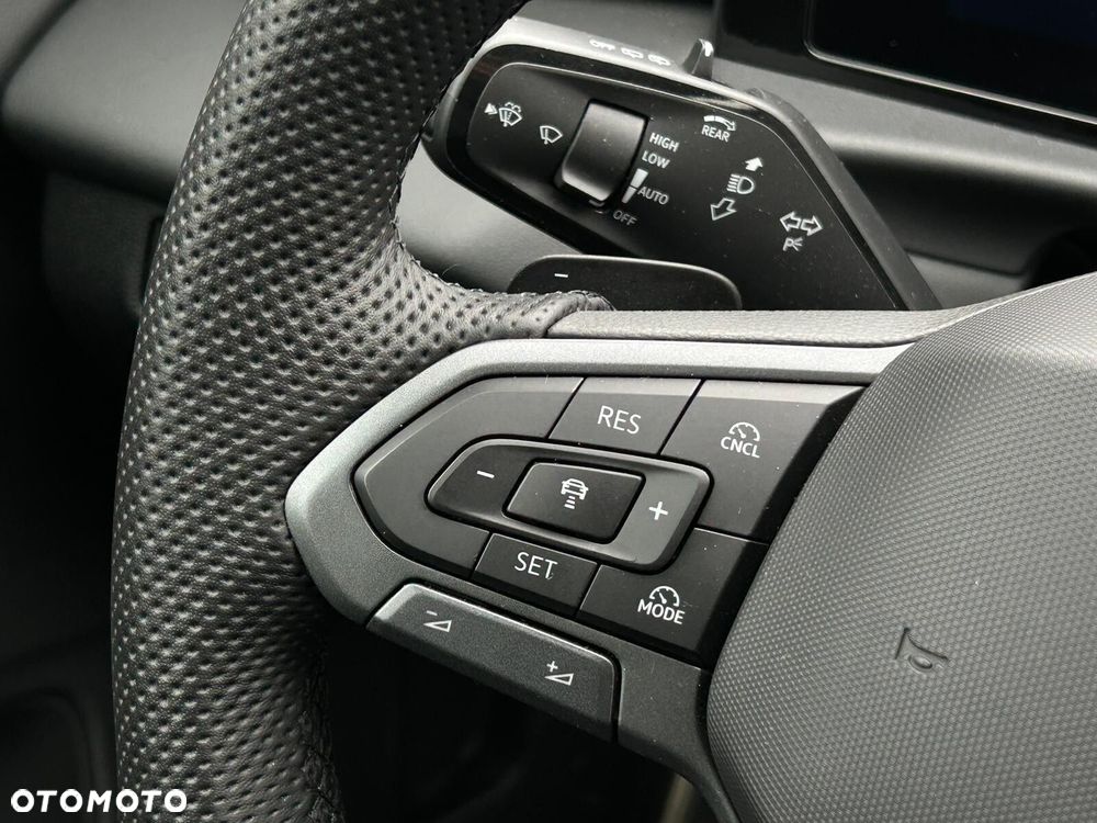 Volkswagen T-Roc 1.5 eTSI R-Line DSG - 22
