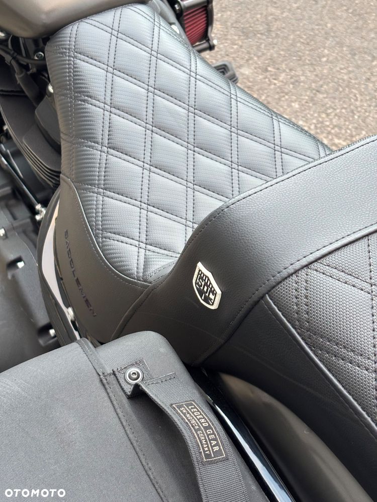 Harley-Davidson Softail Street Bob - 7