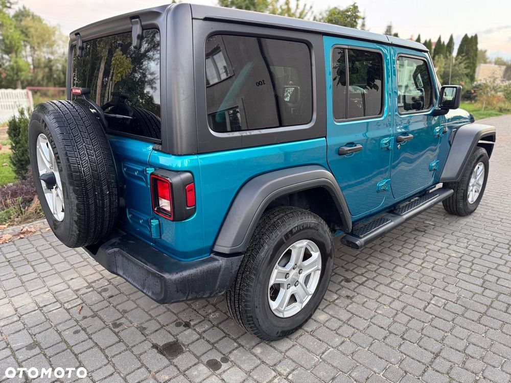 Jeep Wrangler - 8
