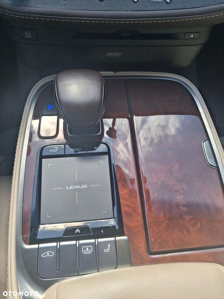 Lexus LS 500 Prestige AWD - 13