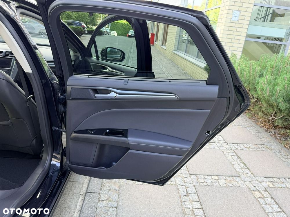 Ford Mondeo - 23
