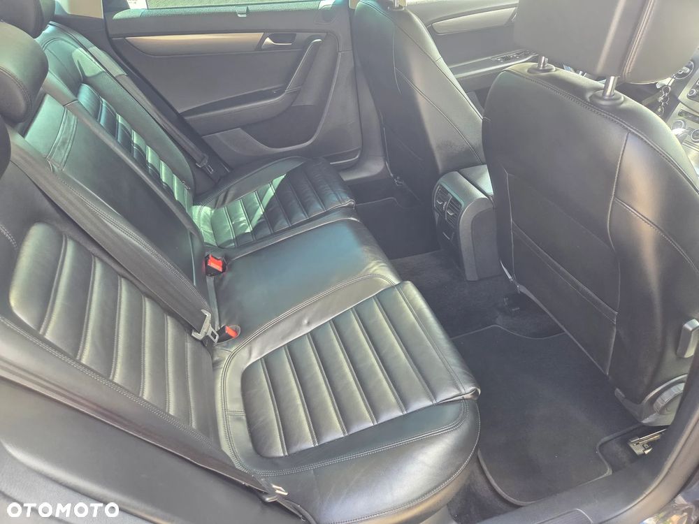 Volkswagen Passat 2.0 TDI DPF Highline DSG - 13