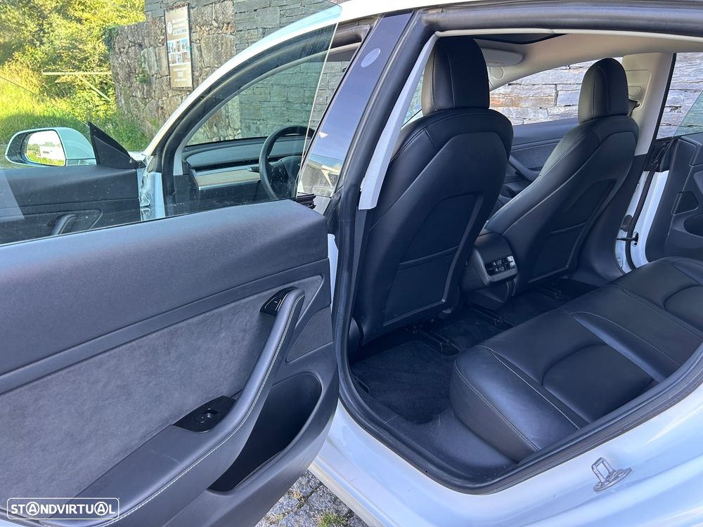 Tesla Model 3 - 14