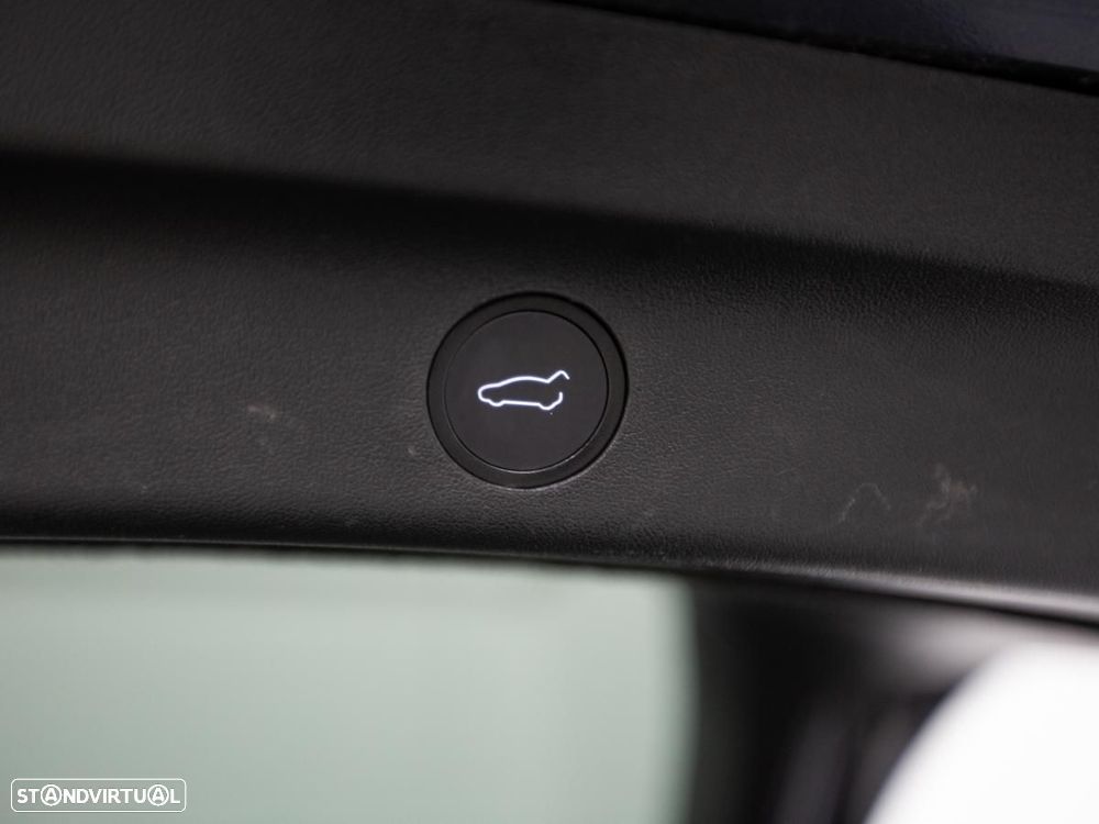 Tesla Model Y Long Range Tração Integral - 14