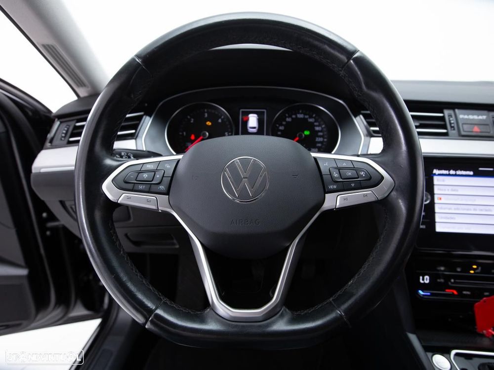 VW Passat Variant 2.0 TDI Business DSG - 16