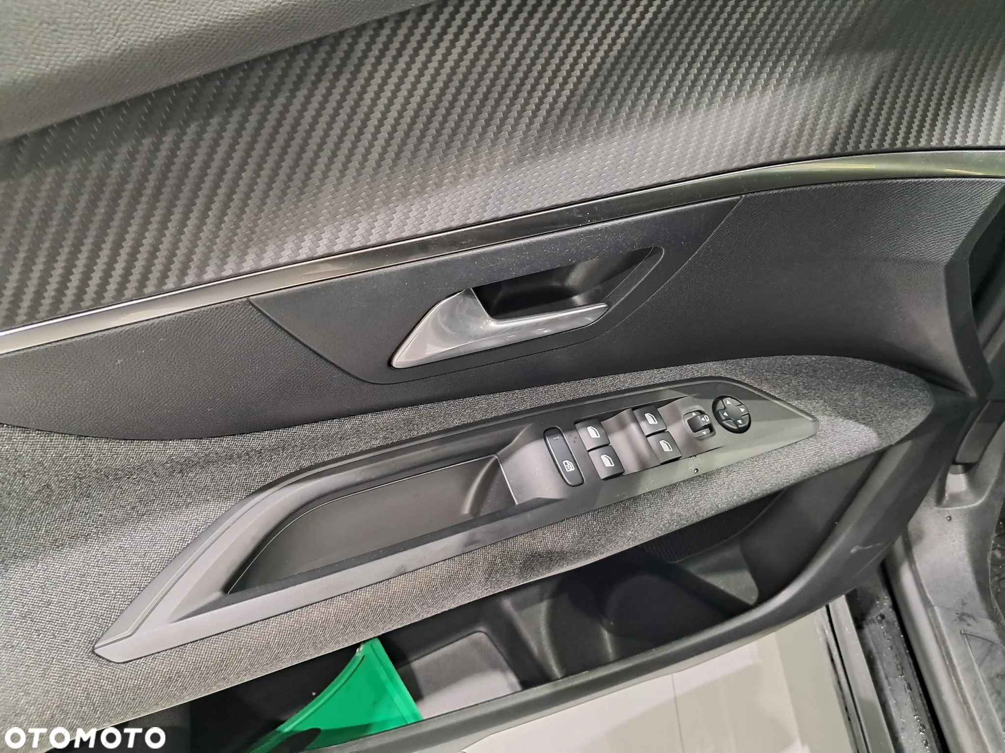 Peugeot 3008 1.2 PureTech Active Pack S&S EAT8 - 12