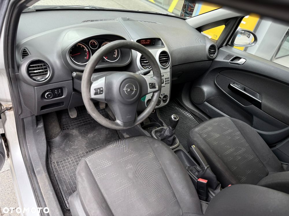Opel Corsa 1.2 16V Cosmo - 9