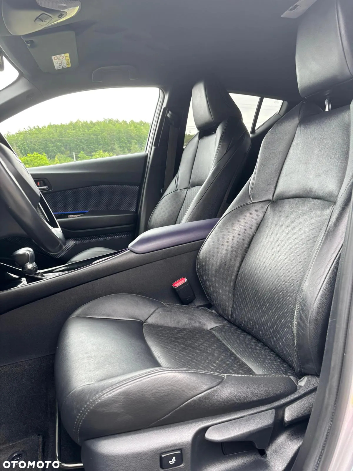 Toyota C-HR 1.8 Hybrid GPF Executive - 37