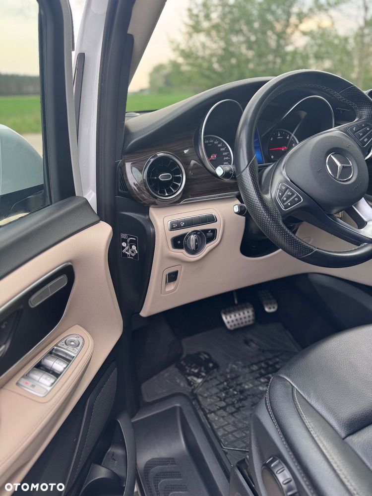 Mercedes-Benz Klasa V 300 d lang 4Matic 9G-TRONIC Avantgarde Edition 2020 - 35