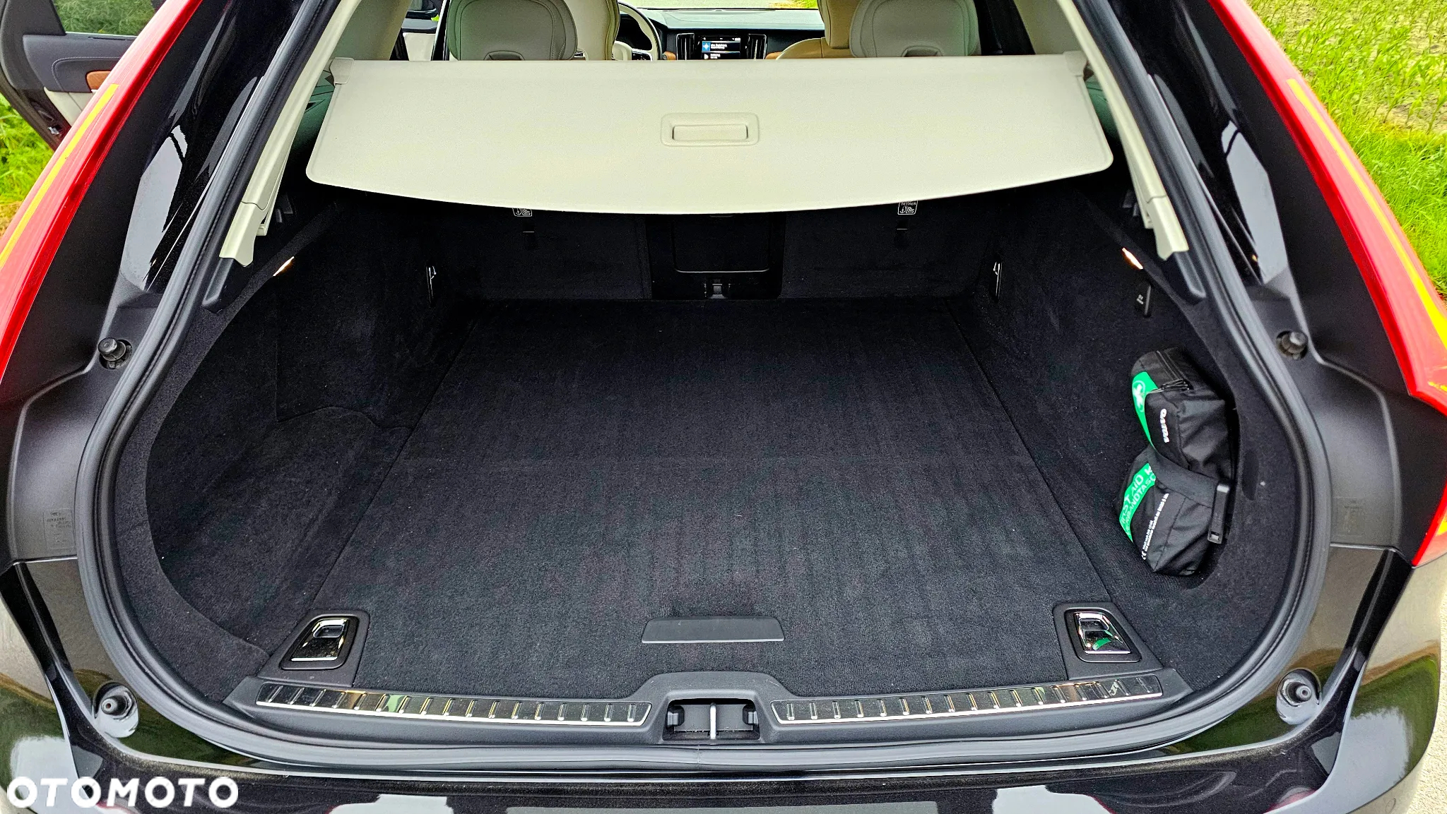 Volvo V90 T8 AWD Plug-In Hybrid Inscription - 26