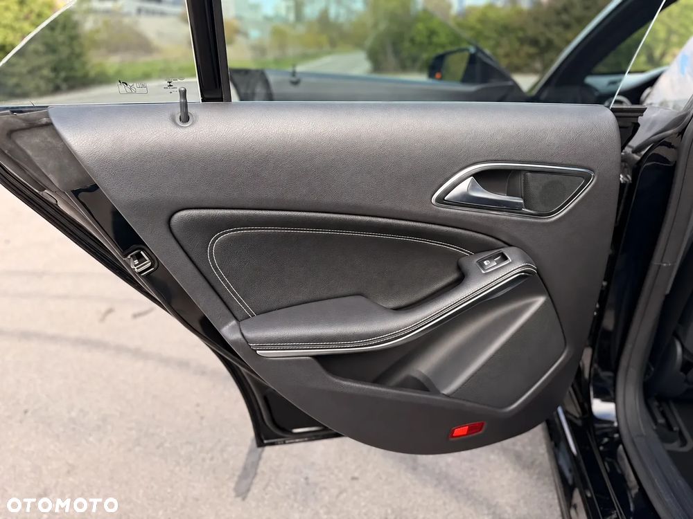 Mercedes-Benz CLA 250 4-Matic - 21