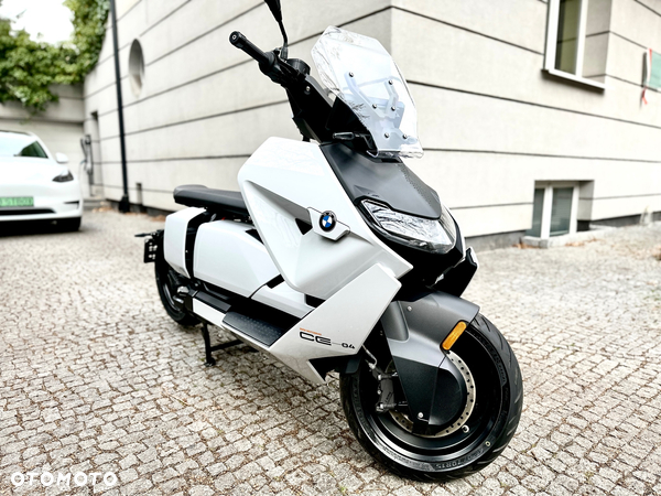 BMW CE 04