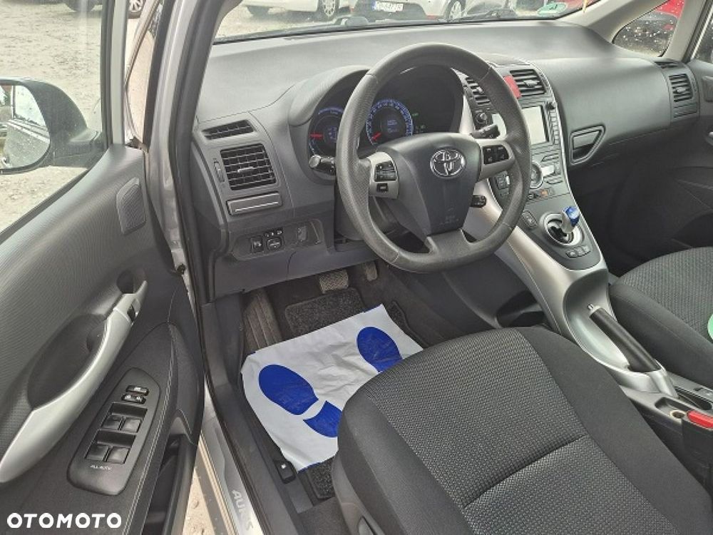Toyota Auris - 13