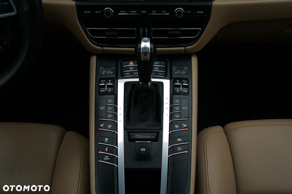Porsche Macan - 22