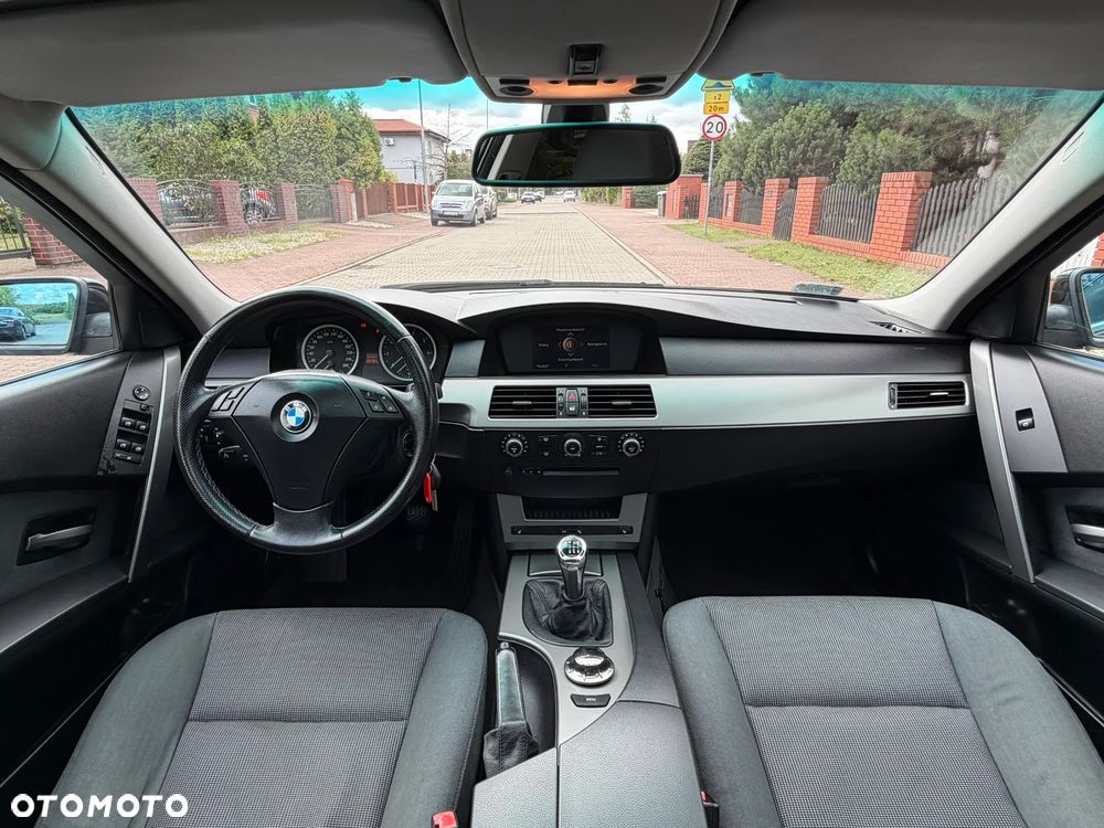 BMW Seria 5 523i - 7