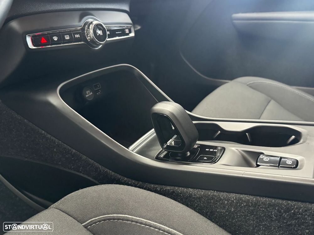 Volvo XC 40 1.5 T5 PHEV Inscription Expression — fotografia 15