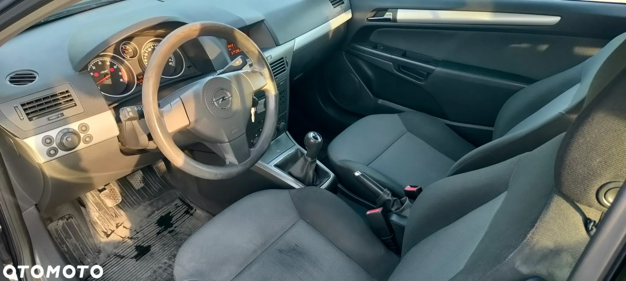 Opel Astra GTC 1.8 Sport - 8