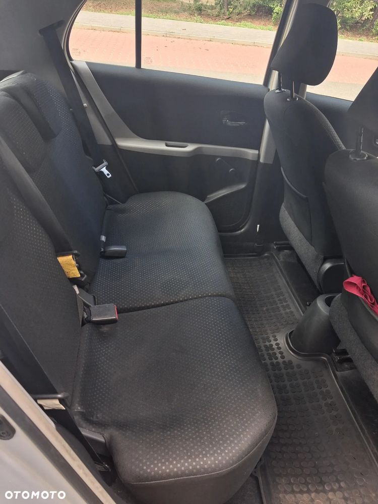 Toyota Yaris - 24