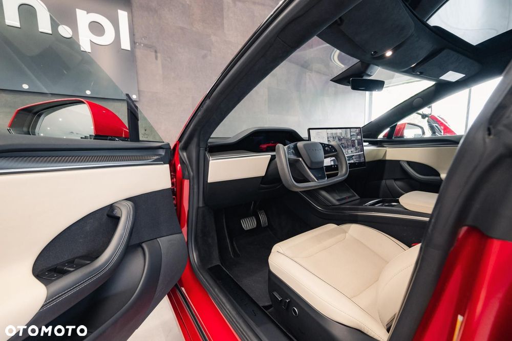 Tesla Model S Plaid - 10