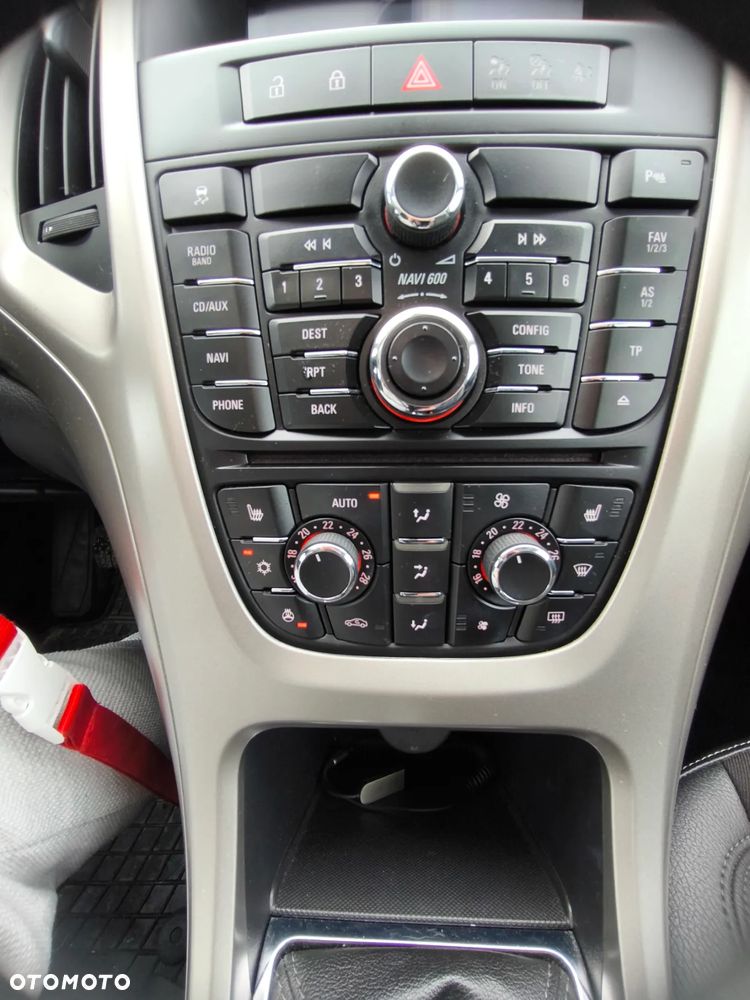 Opel Astra 1.4 Turbo Cosmo - 2