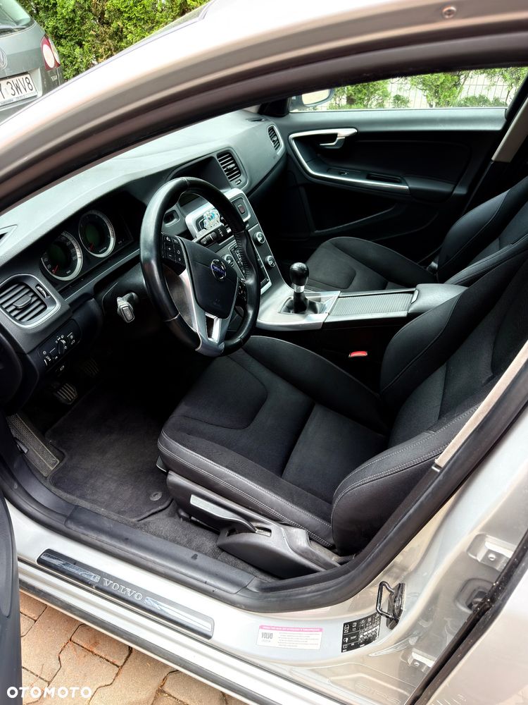 Volvo S60 D5 Momentum - 12
