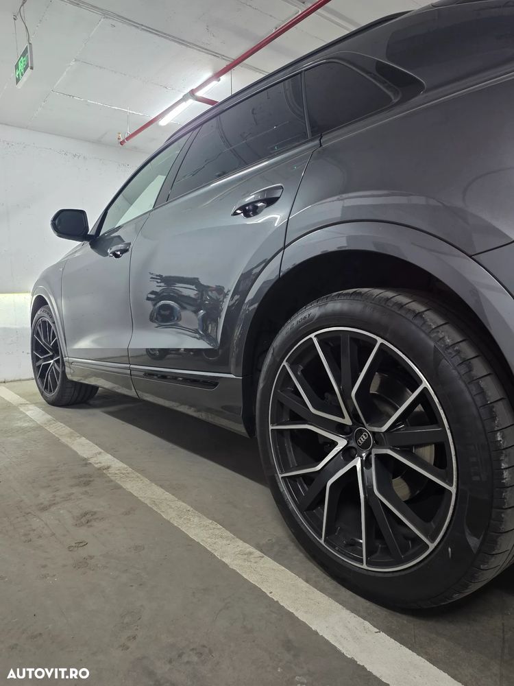 Audi Q8 - 2