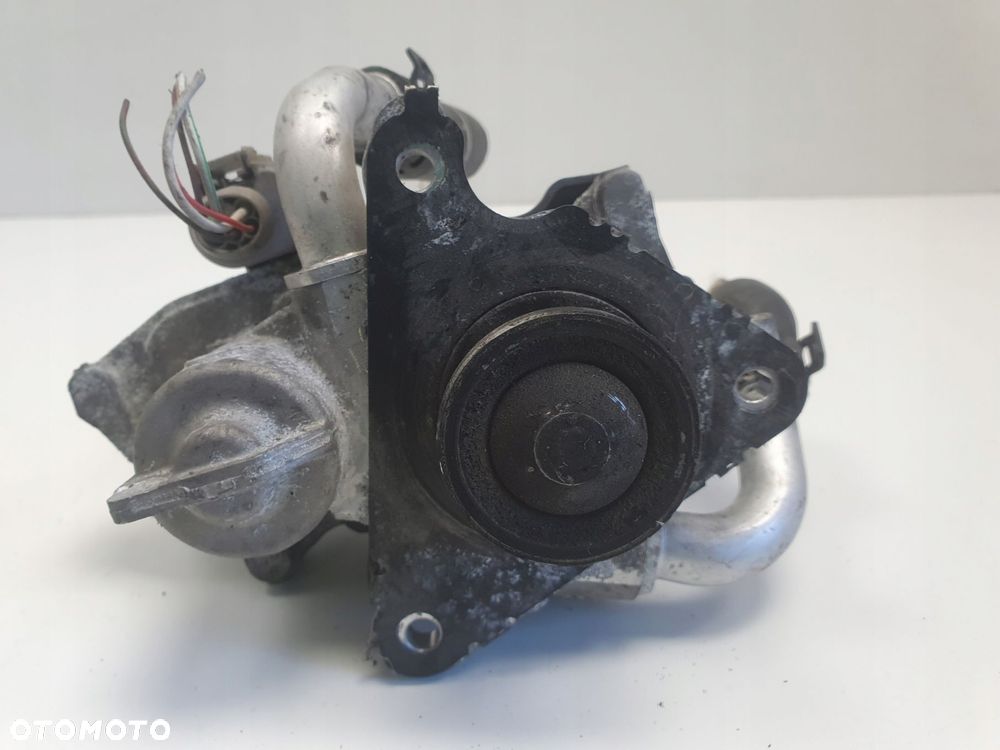 Audi A4 B8 2.0 TDI ZAWÓR EGR 04L131501S - 3