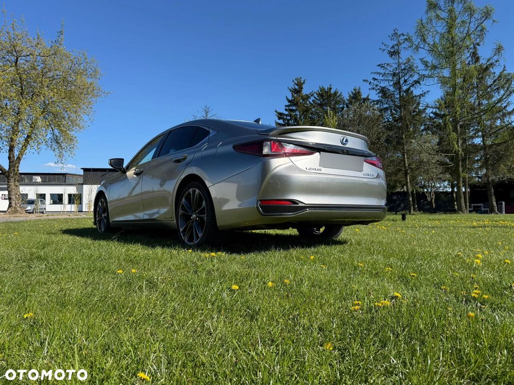Lexus ES 300h F Sport - 3
