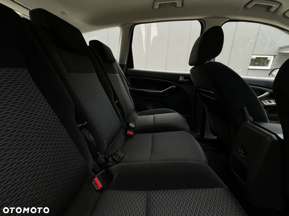 Ford C-MAX - 10
