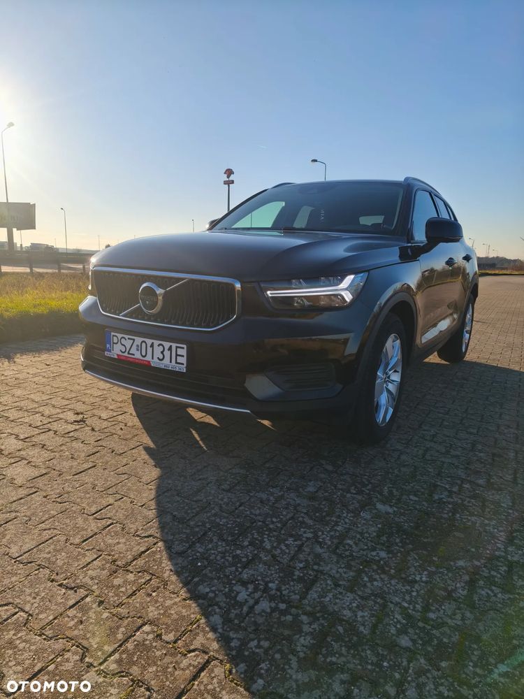 Volvo XC 40 T3 Momentum Pro - 2