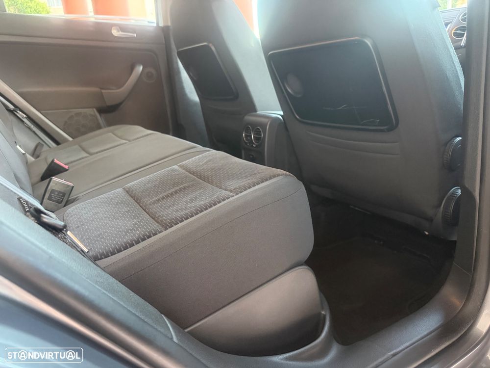 VW Golf Plus 1.6 TDi Highline - 48