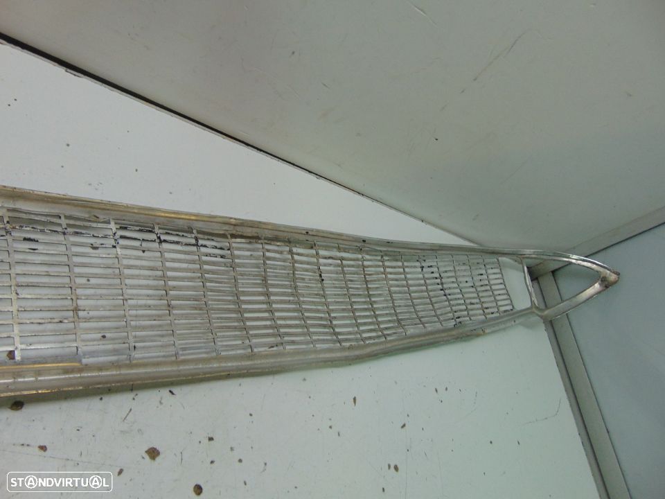 Ford anglia grelha frontal - 8
