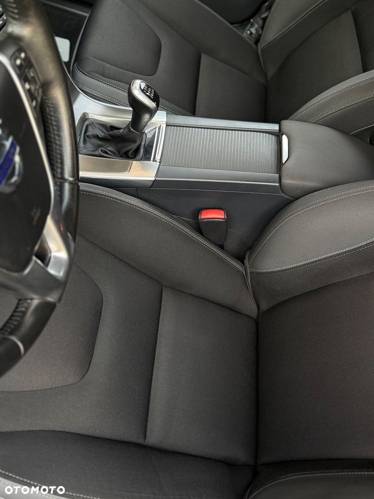 Volvo XC 60 D4 Momentum - 18