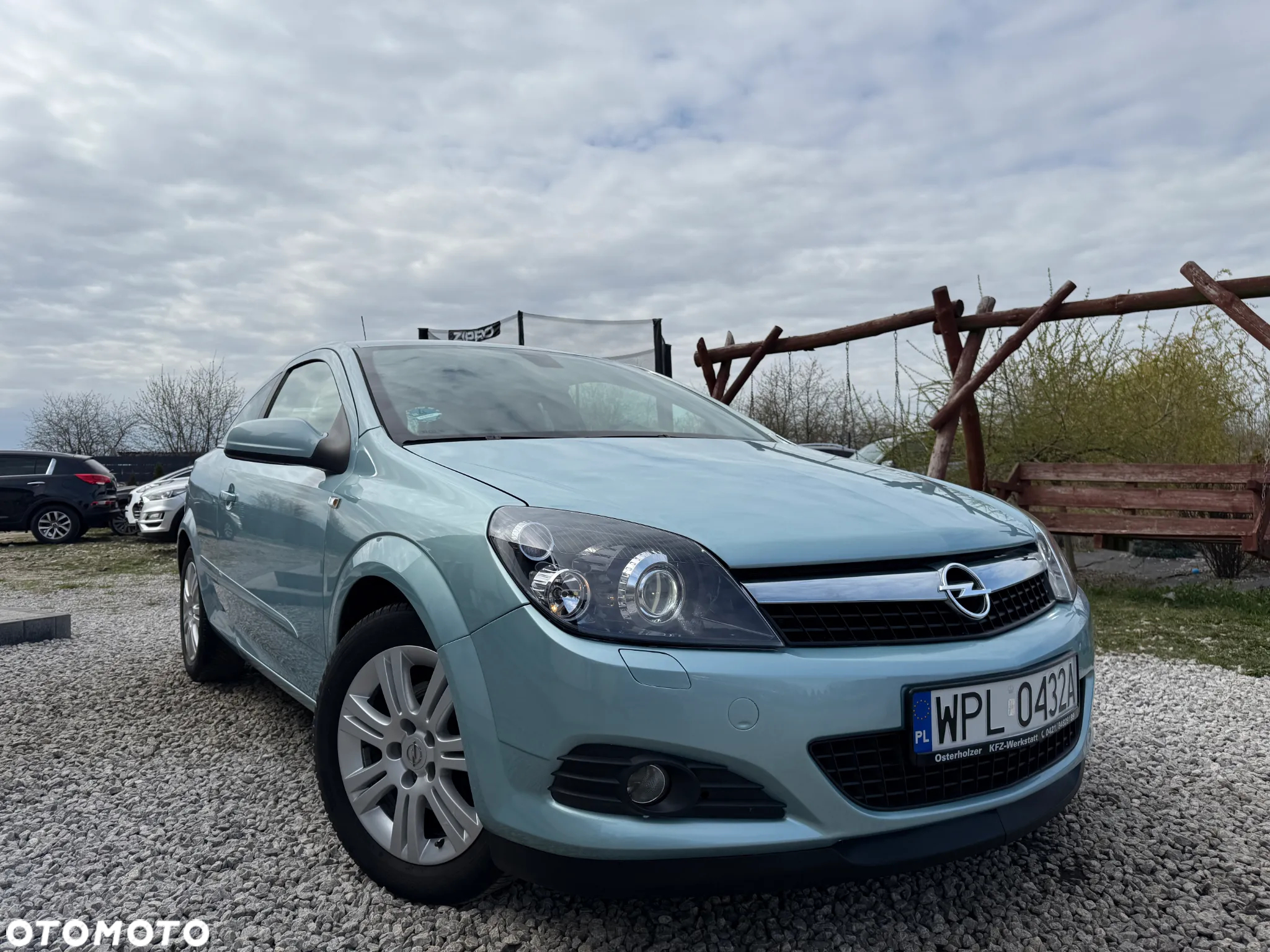 Opel Astra III GTC 1.6 Cosmo - 34